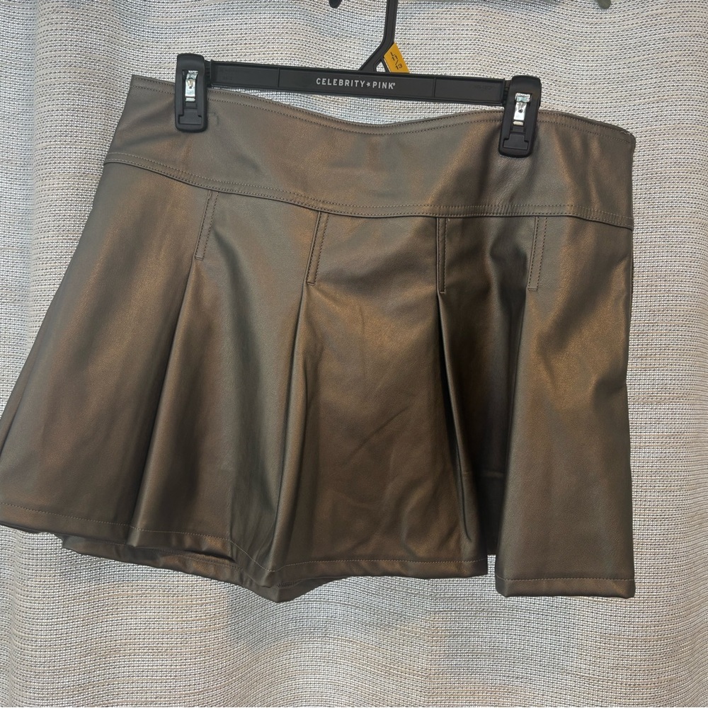 Celebrity Pink Women's Faux Leather Pleated Skirt, Size L NWT charcoal grey